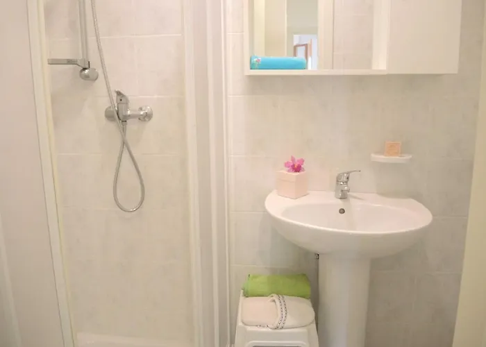 Modern Flat In The Nearby Of The شقة